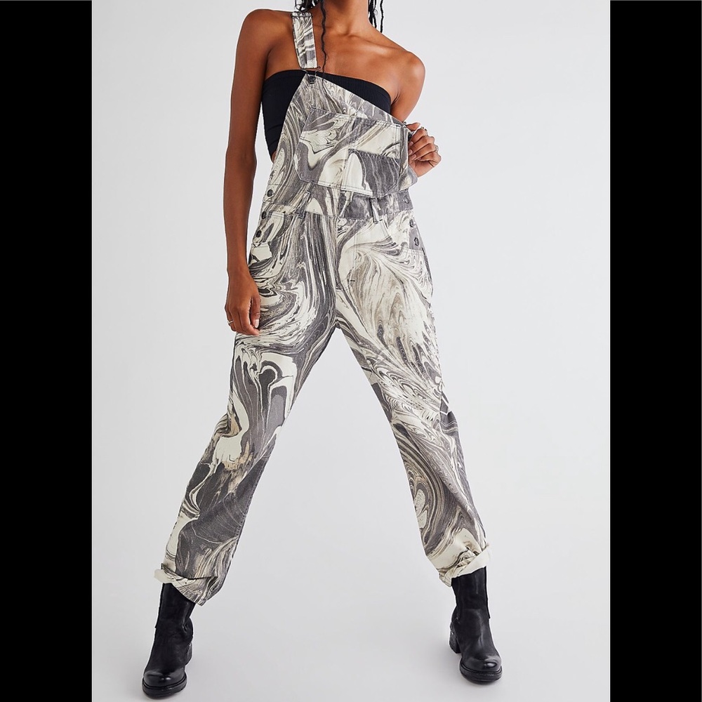 FREE PEOPLE ZIGGY PRINTED SLOUCHY OVERALLS MARBLE SWIRL S NEW